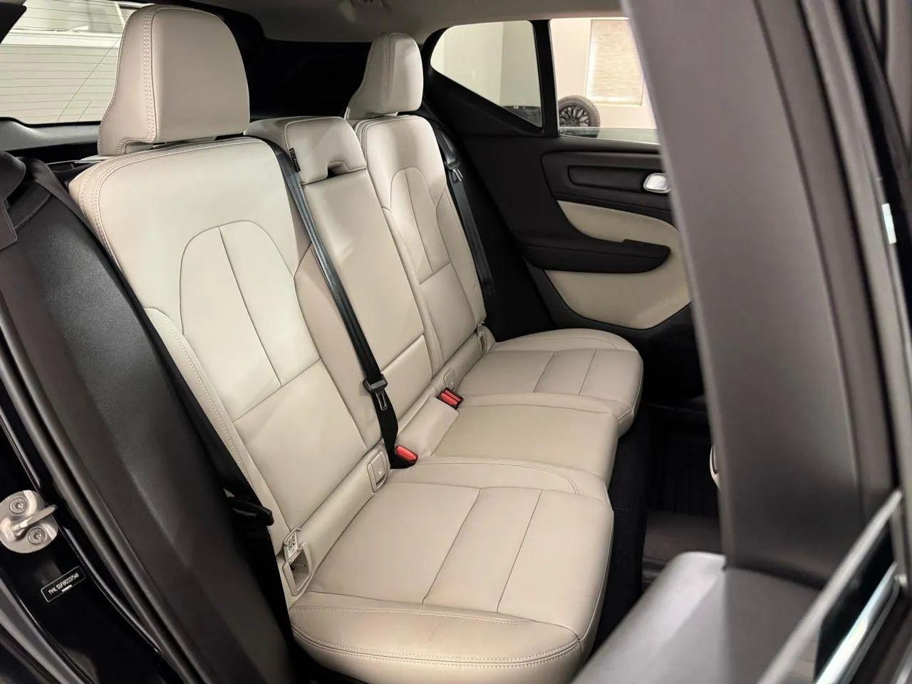 Volvo XC40  2024