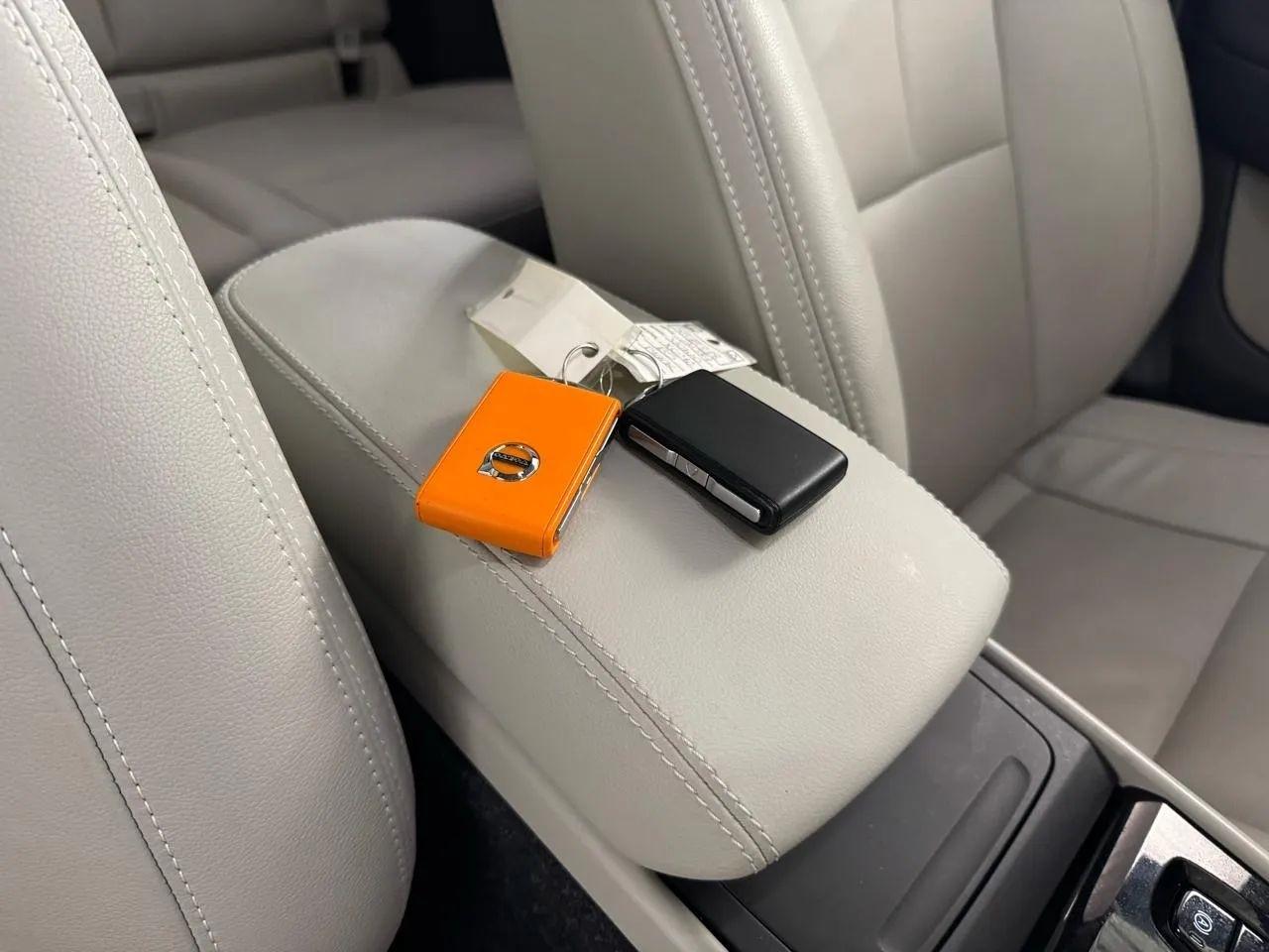 Volvo XC40  2024