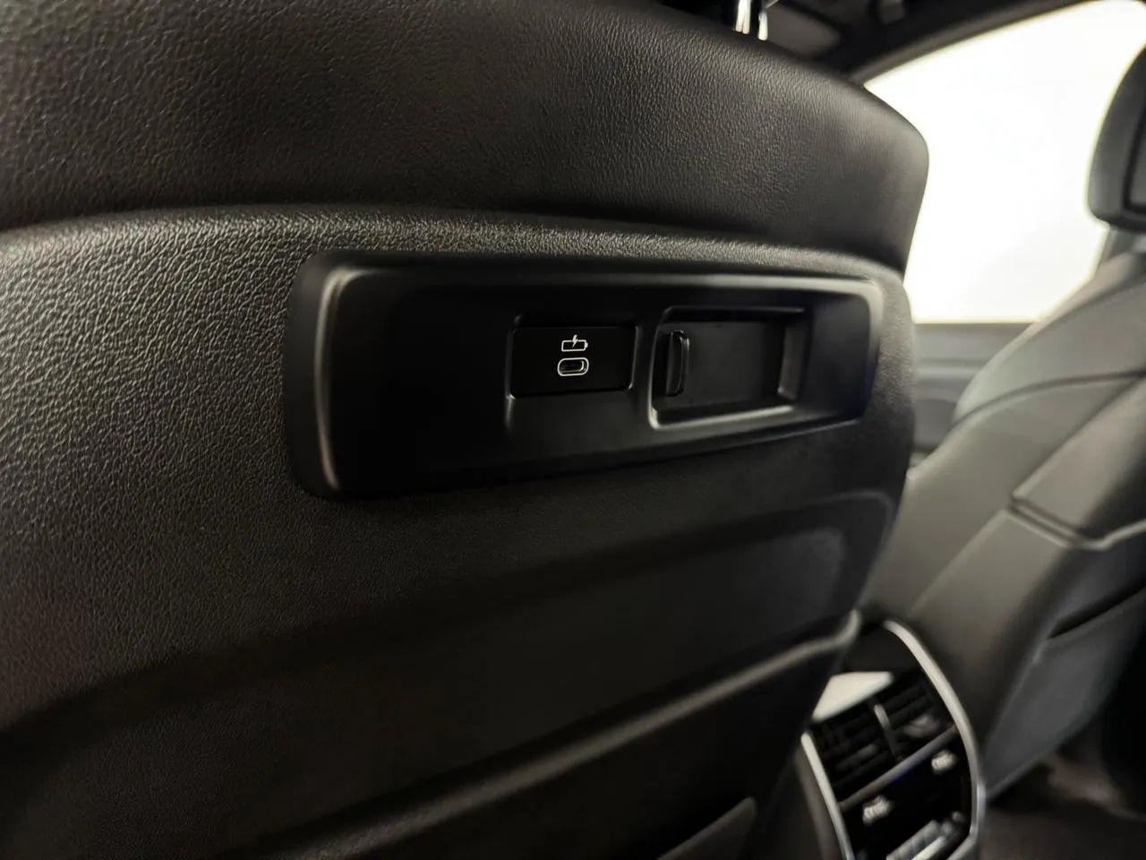 BMW X5 M50i 2021