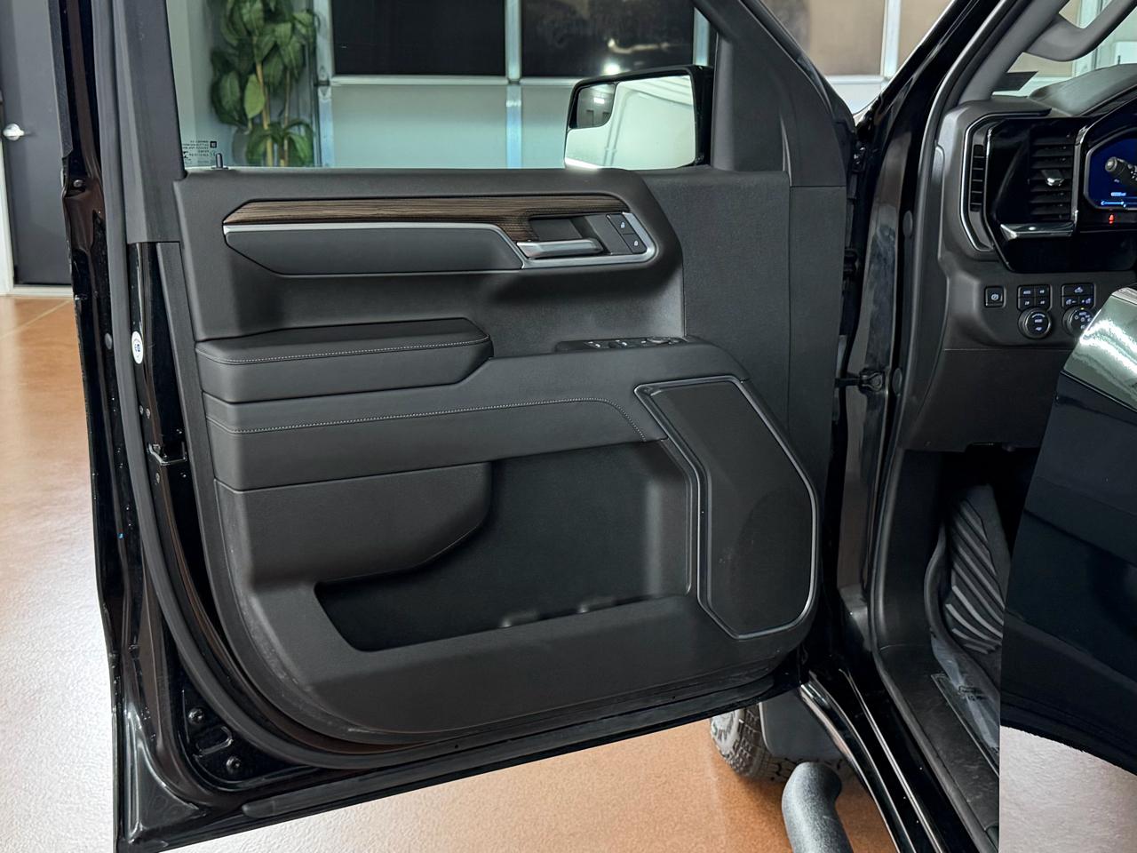 Chevrolet Silverado 1500 RST Crew Cab Long Box 4WD 2022