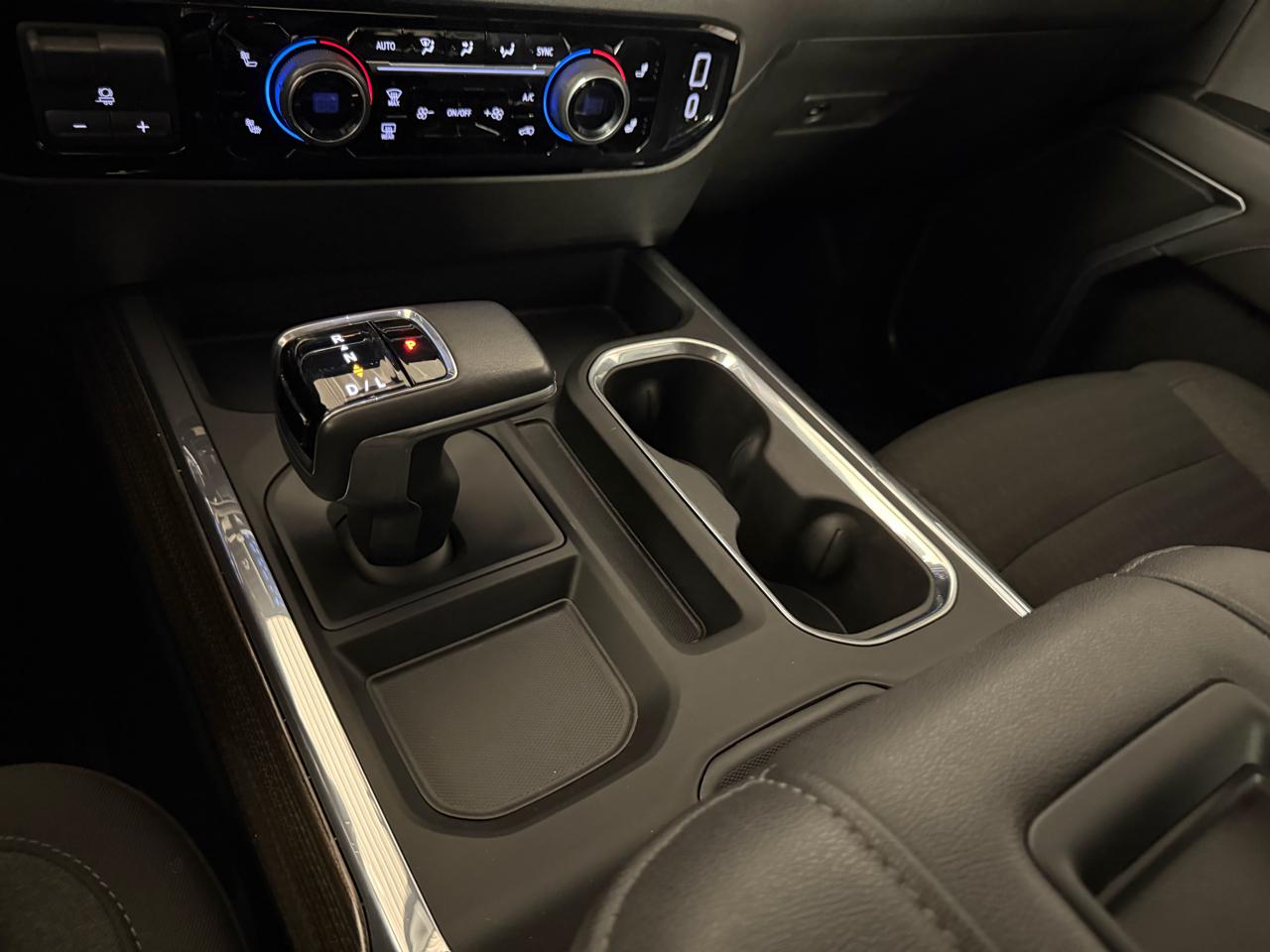 Chevrolet Silverado 1500 RST Crew Cab Long Box 4WD 2022