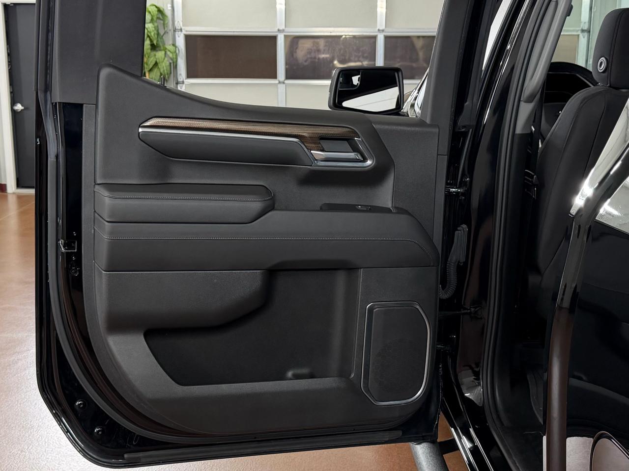 Chevrolet Silverado 1500 RST Crew Cab Long Box 4WD 2022