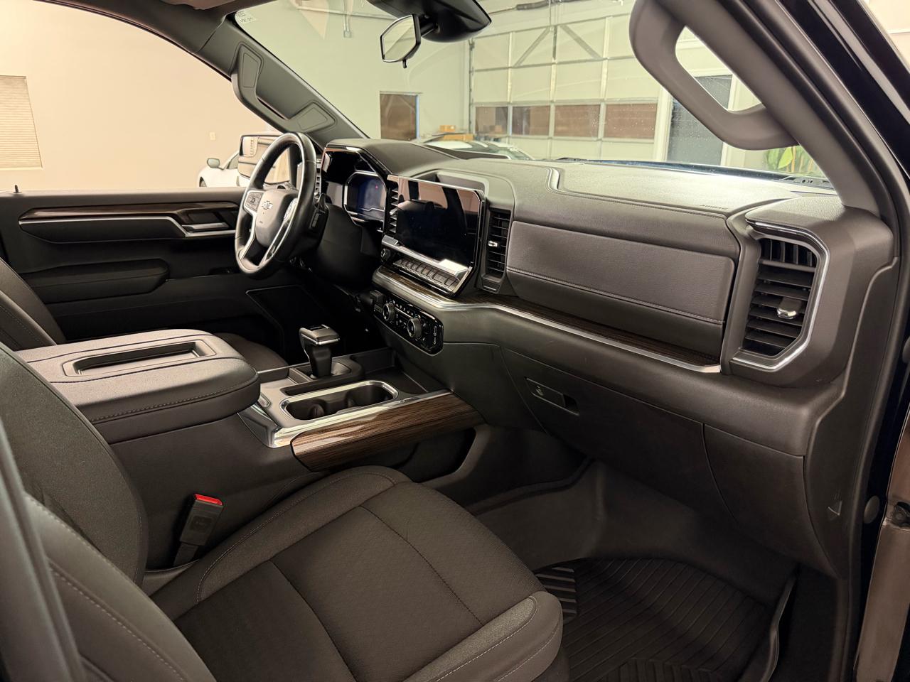 Chevrolet Silverado 1500 RST Crew Cab Long Box 4WD 2022