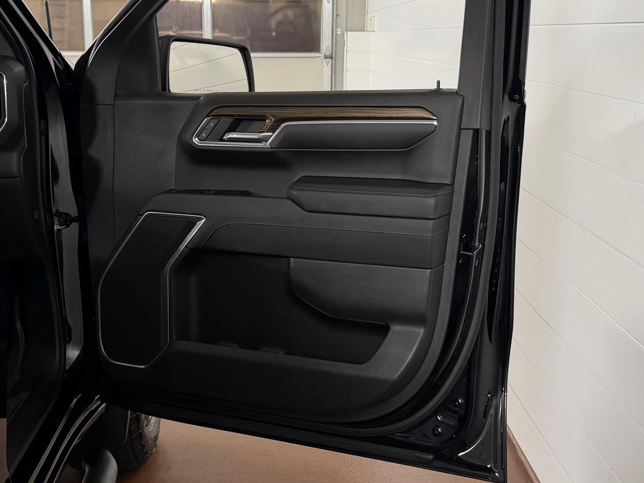 Chevrolet Silverado 1500 RST Crew Cab Long Box 4WD 2022