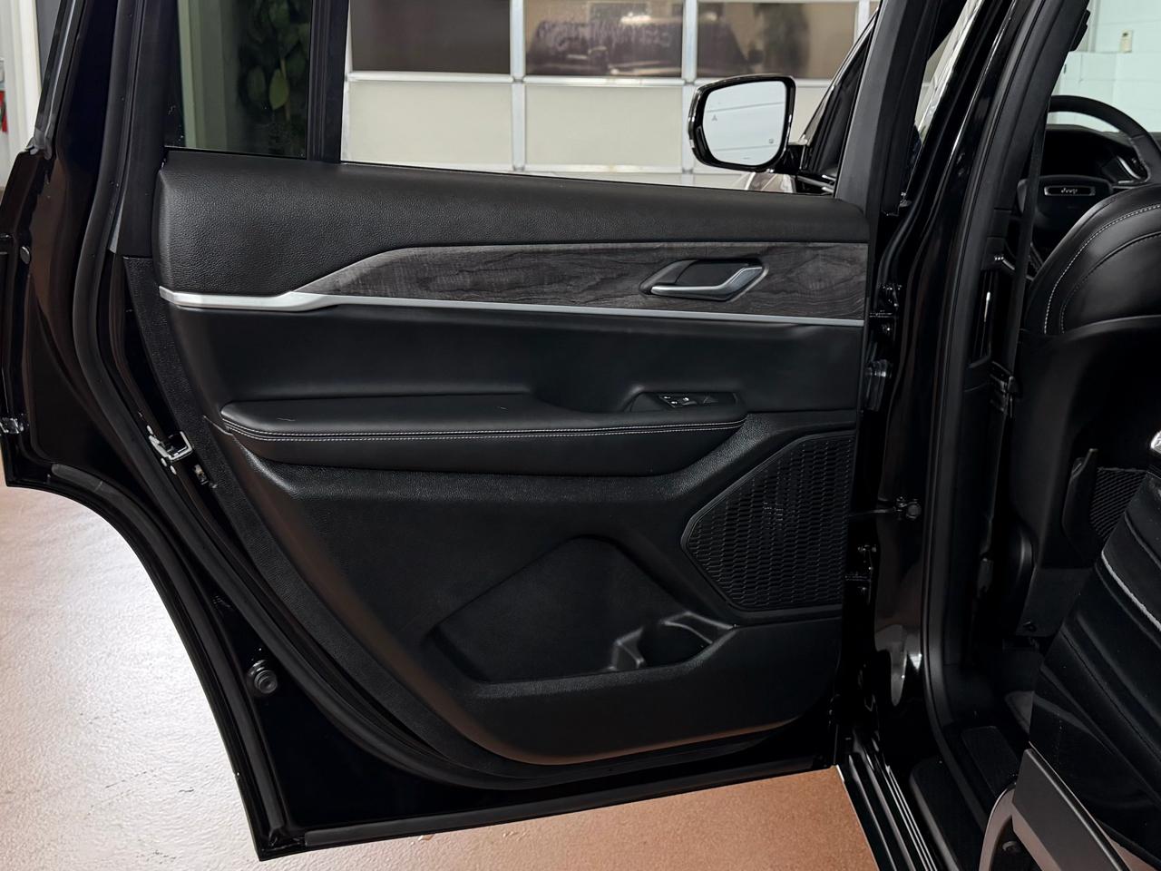 Jeep Grand Cherokee L Limited 4x4 2025