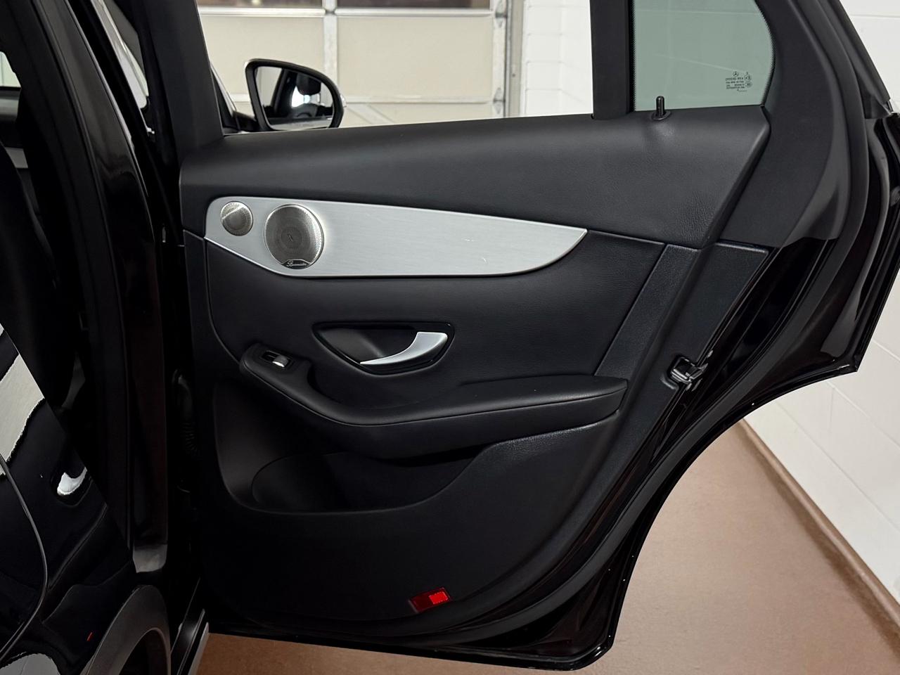 Mercedes-Benz GLC-Class GLC300 4MATIC 2021