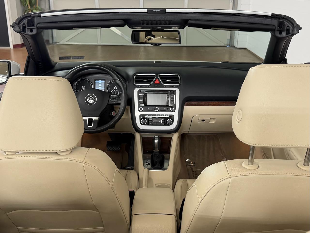 Volkswagen Eos Lux 2012