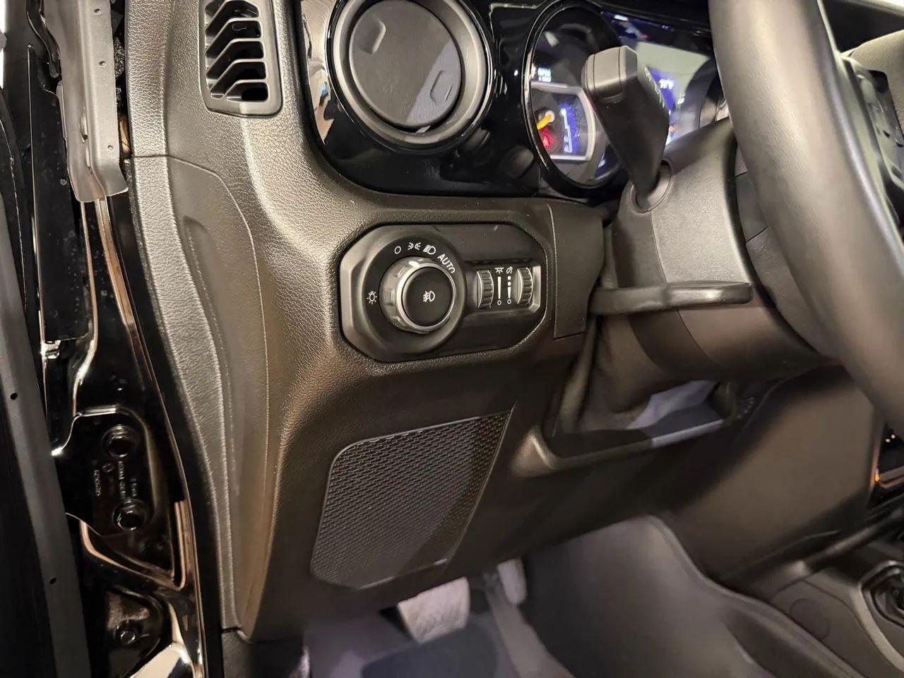 Jeep Wrangler  2021