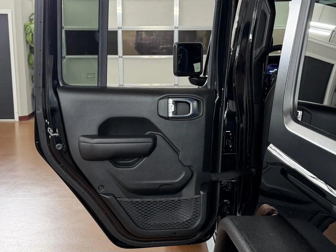 Jeep Wrangler  2021