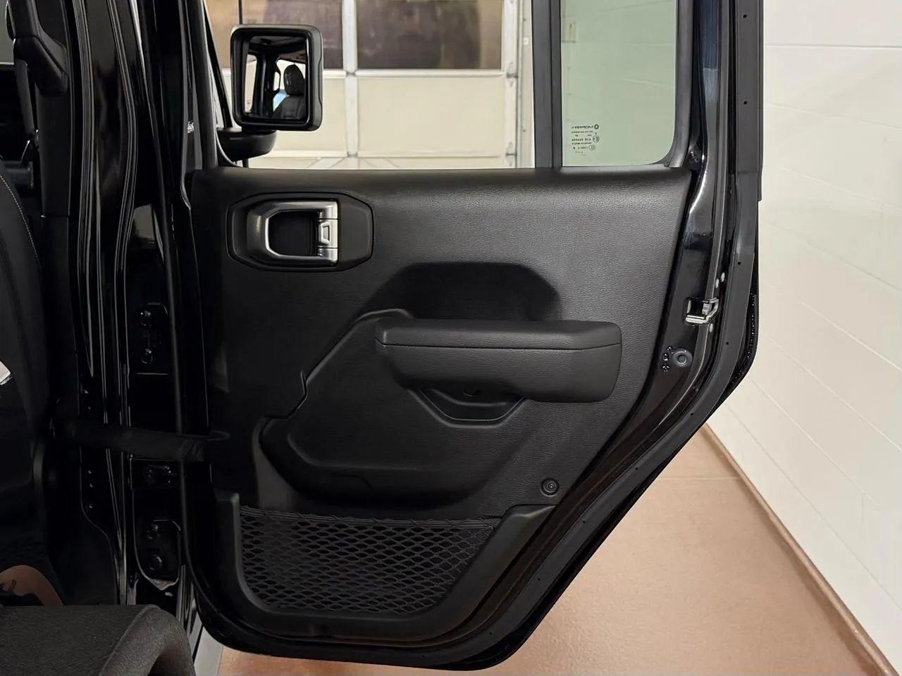 Jeep Wrangler  2021