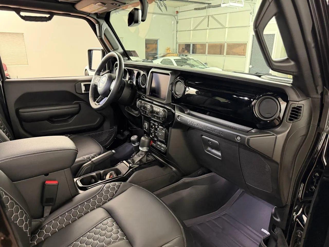 Jeep Wrangler  2021
