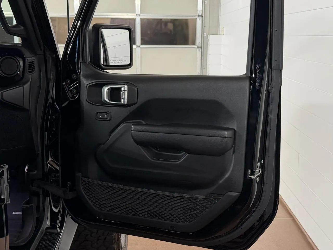 Jeep Wrangler  2021