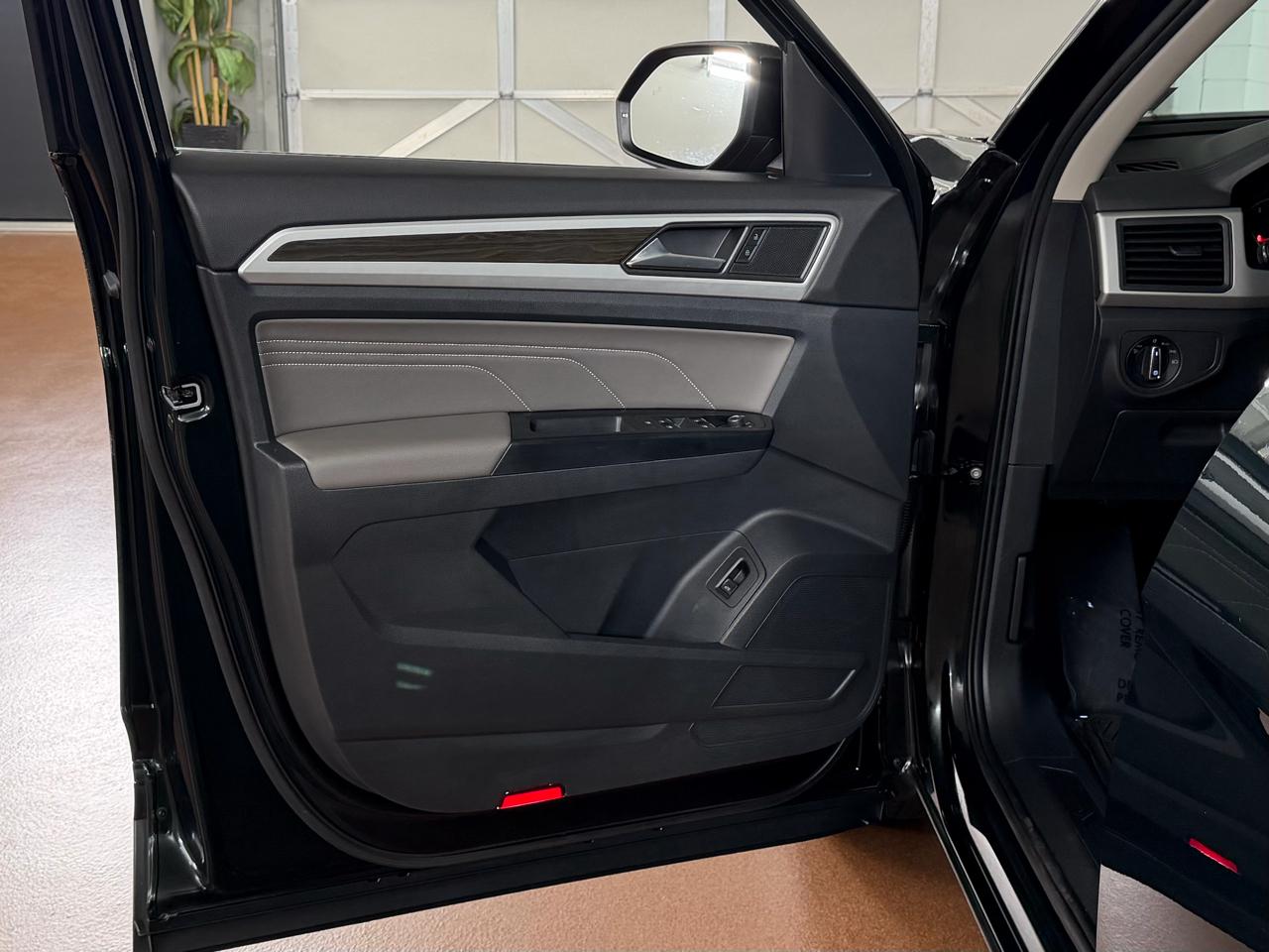 Volkswagen Atlas V6 SE w/Technology 4MOTION 2021