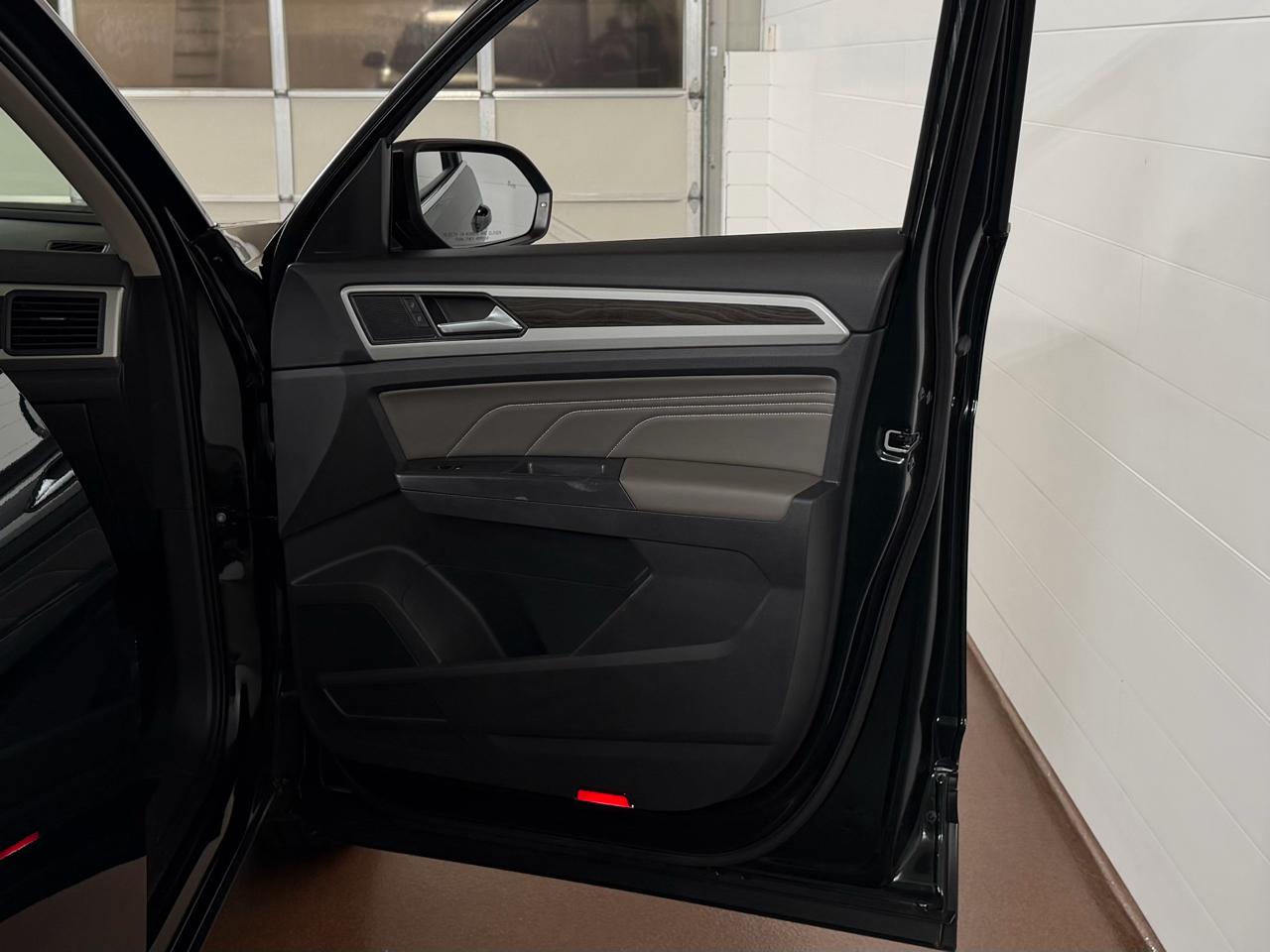 Volkswagen Atlas V6 SE w/Technology 4MOTION 2021