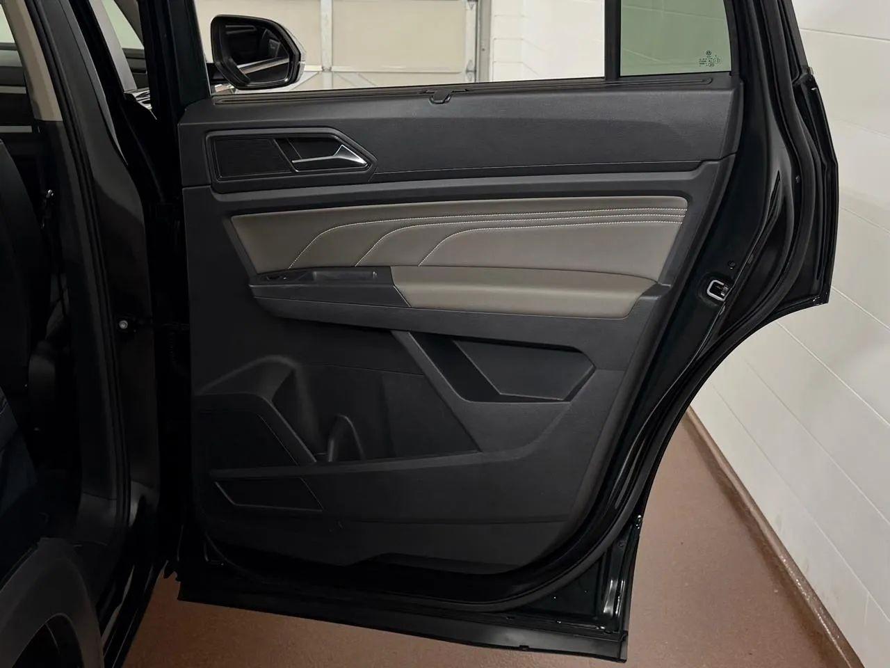 Volkswagen Atlas V6 SE w/Technology 4MOTION 2021
