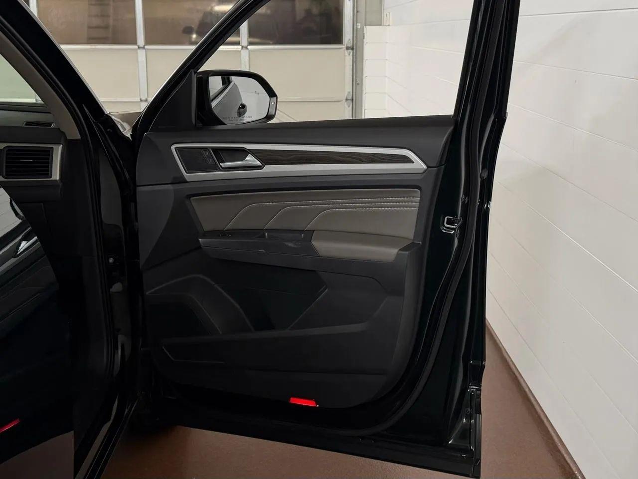 Volkswagen Atlas V6 SE w/Technology 4MOTION 2021