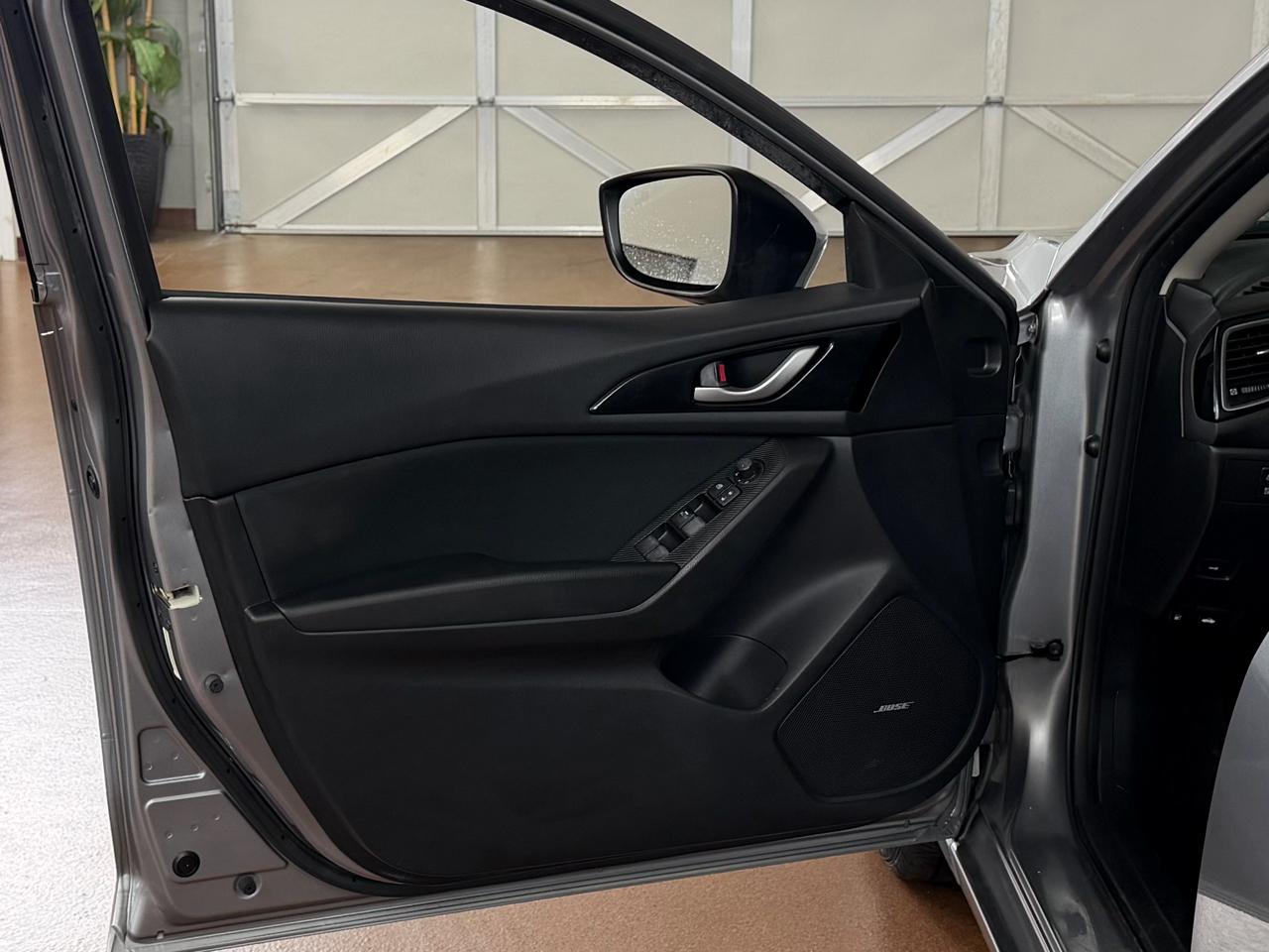 Mazda MAZDA3 i Touring AT 4-Door 2014