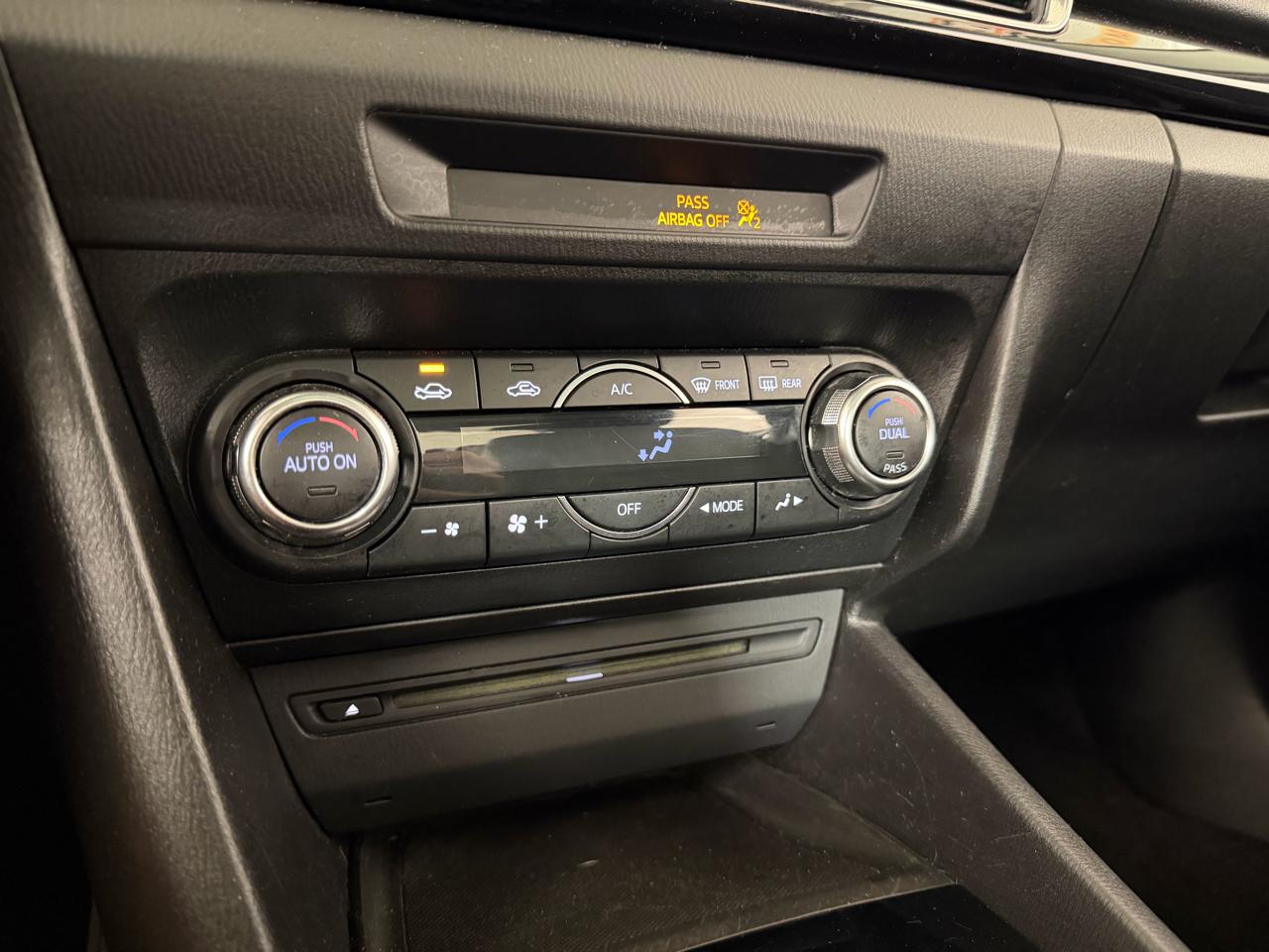 Mazda MAZDA3 i Touring AT 4-Door 2014