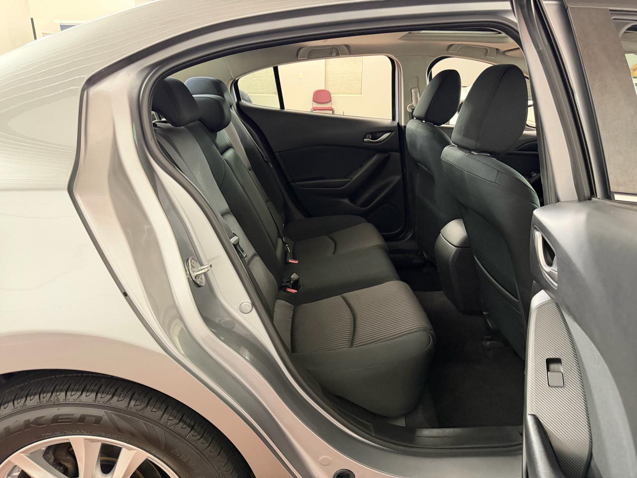 Mazda MAZDA3 i Touring AT 4-Door 2014