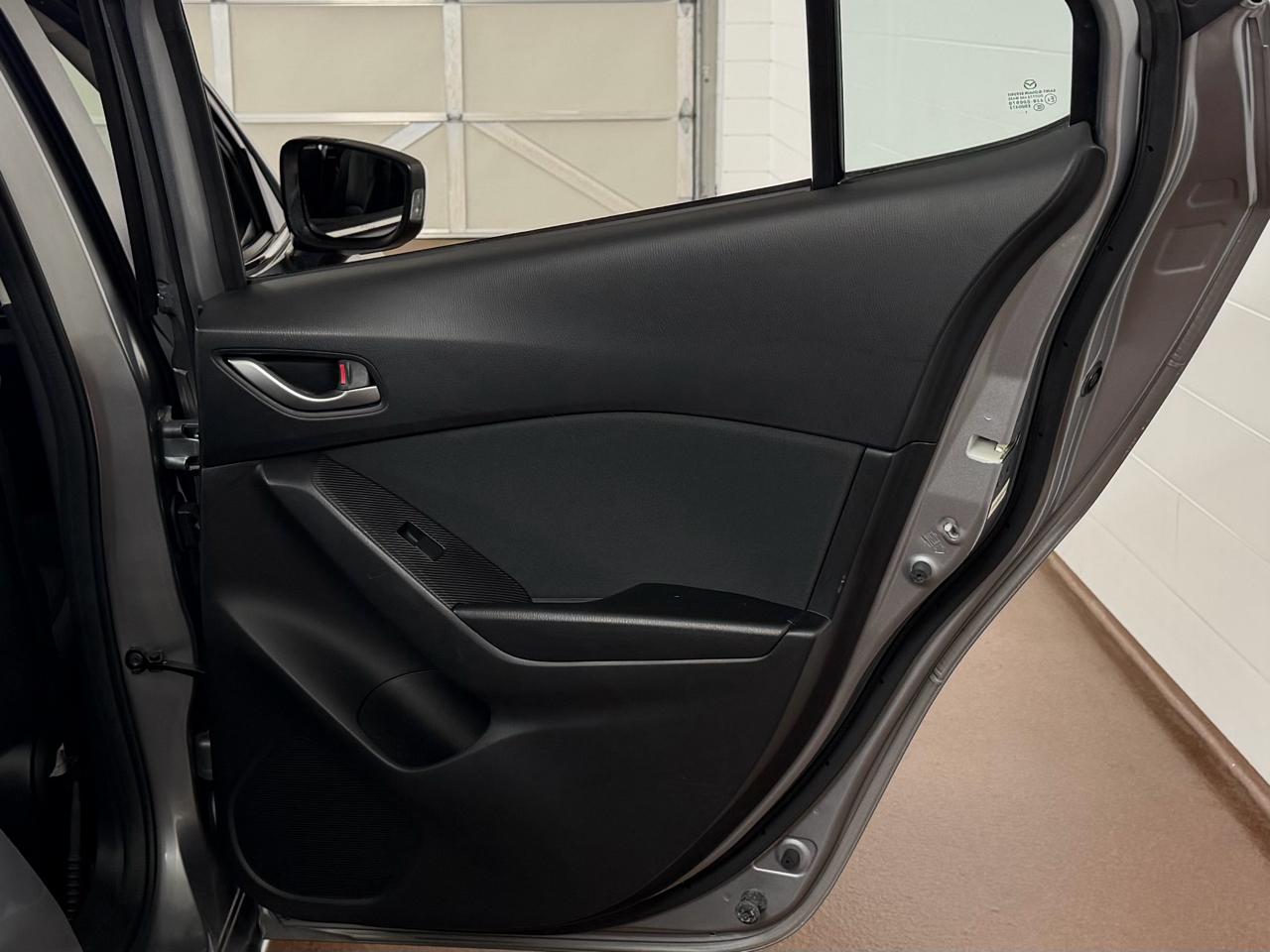 Mazda MAZDA3 i Touring AT 4-Door 2014