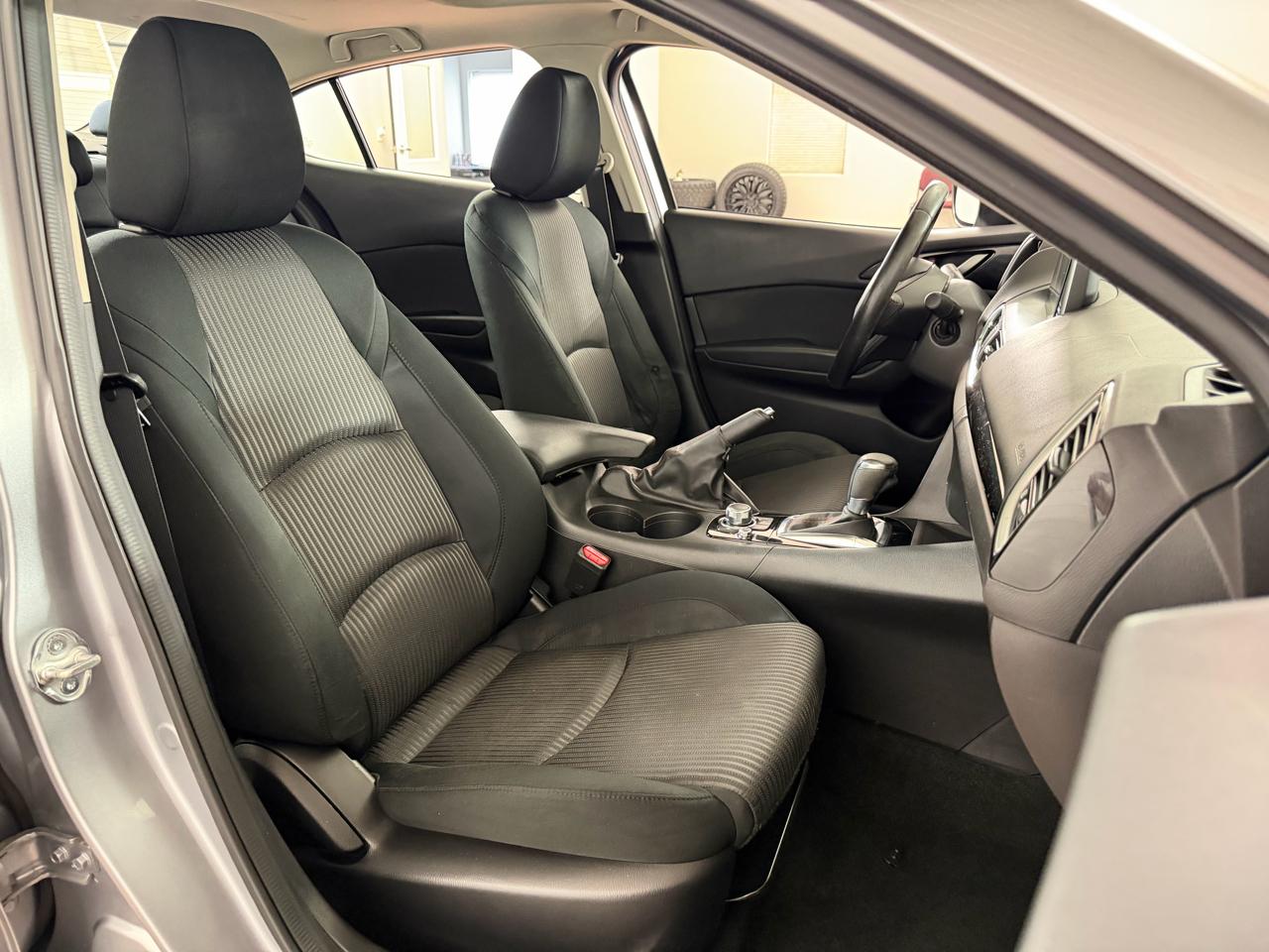 Mazda MAZDA3 i Touring AT 4-Door 2014