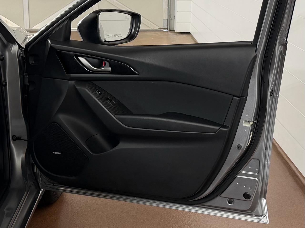 Mazda MAZDA3 i Touring AT 4-Door 2014
