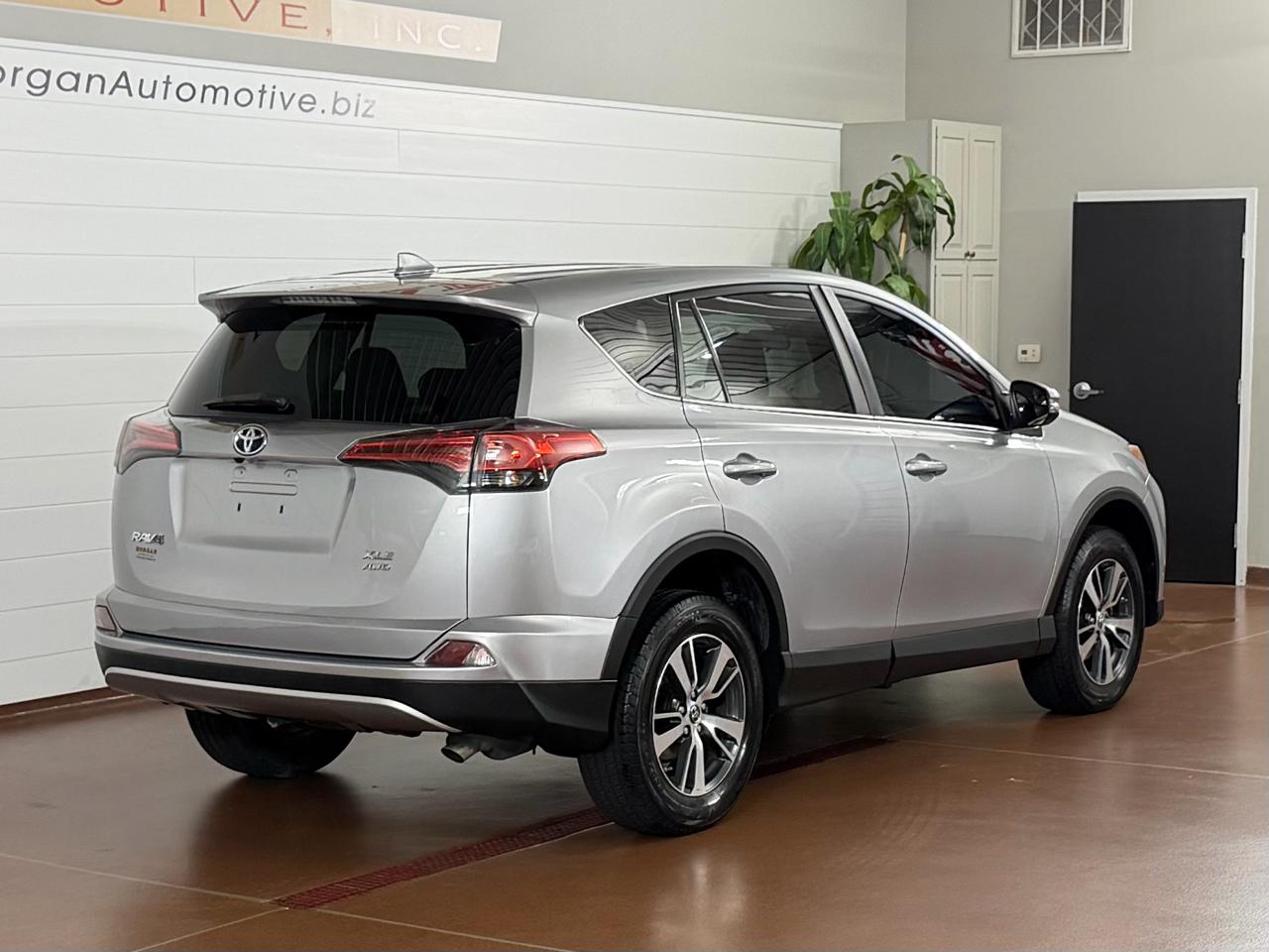 Toyota RAV4 XLE AWD 2018