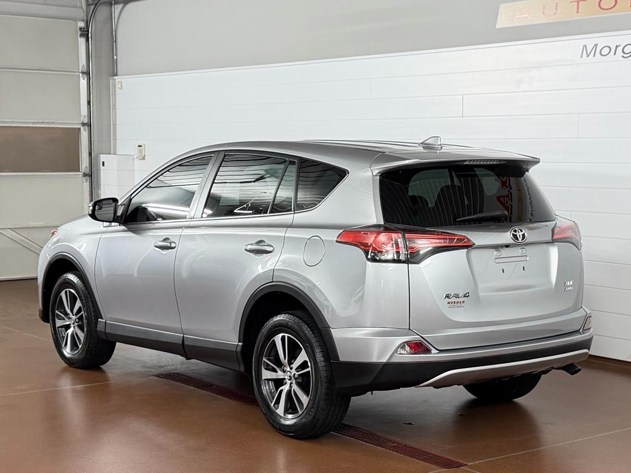 Toyota RAV4 XLE AWD 2018