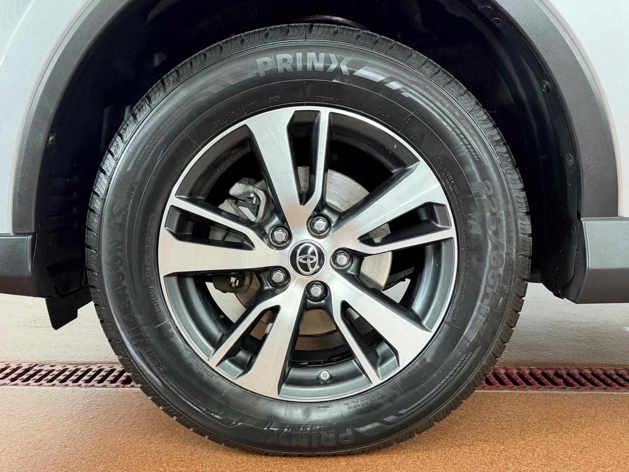 Toyota RAV4 XLE AWD 2018