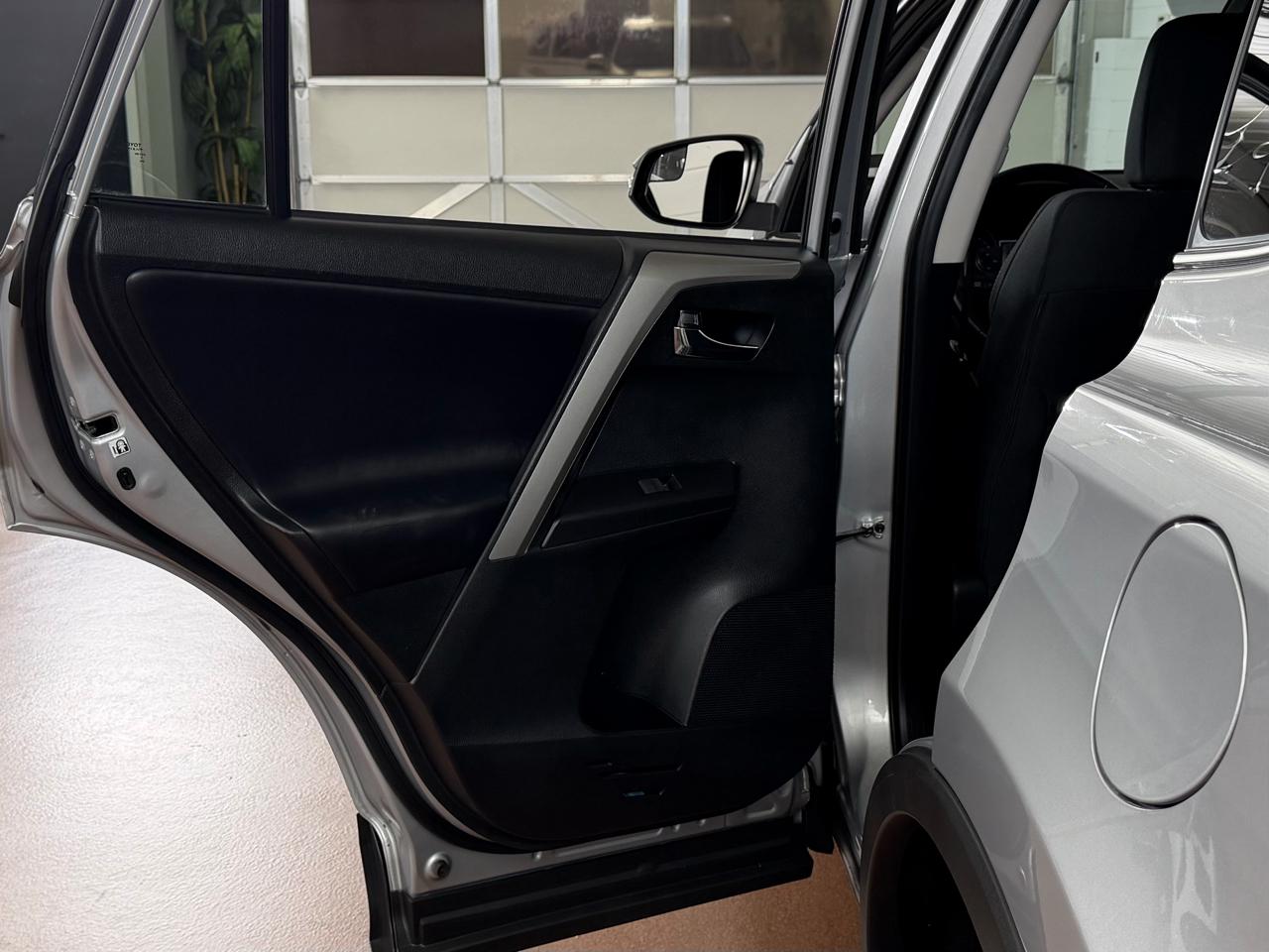 Toyota RAV4 XLE AWD 2018