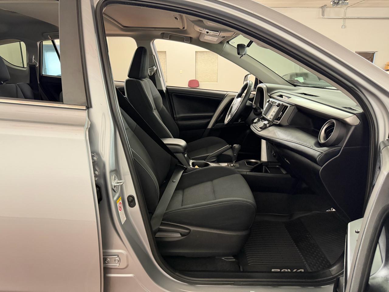 Toyota RAV4 XLE AWD 2018