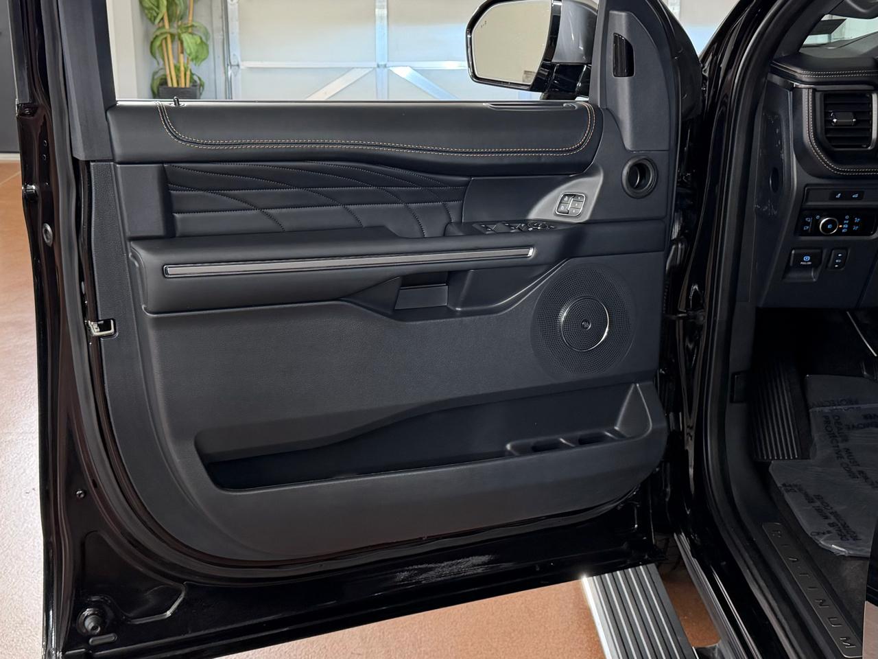 Ford Expedition  2023