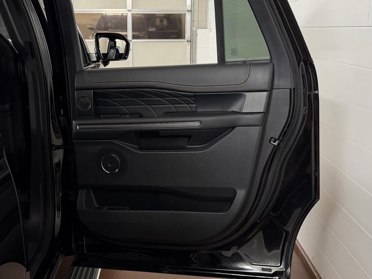 Ford Expedition  2023