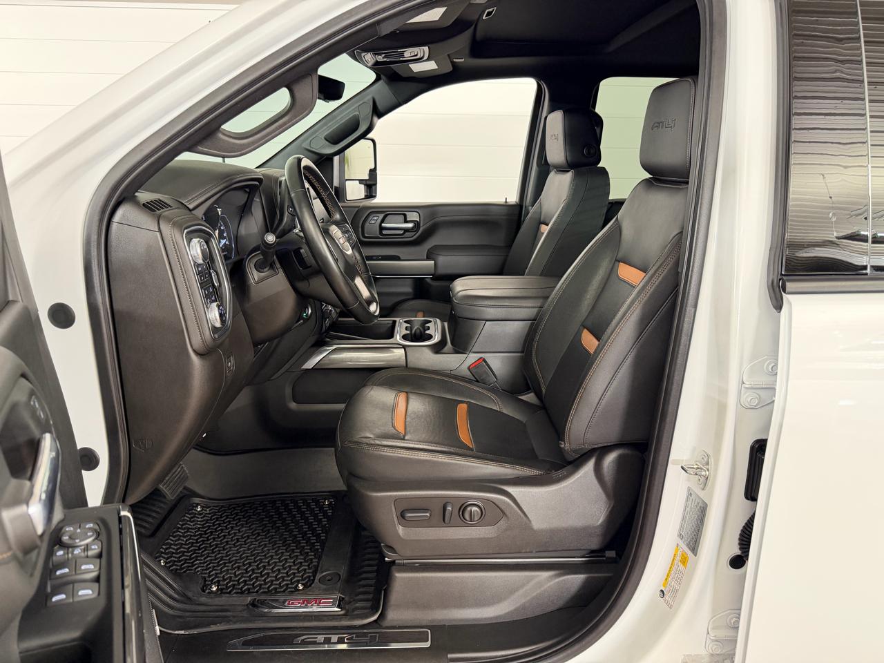 GMC Sierra 2500HD AT4 Crew Cab 4WD 2023