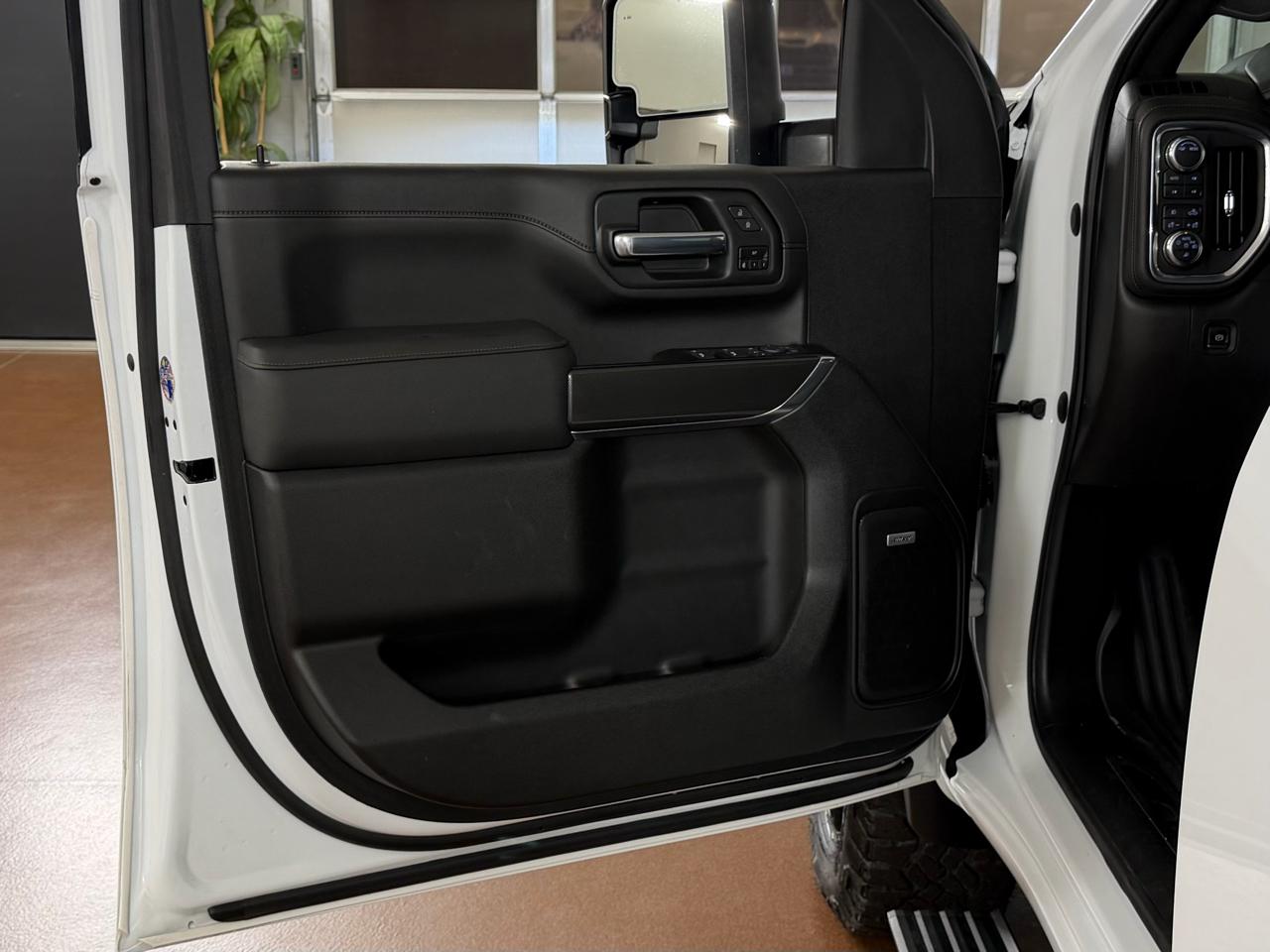 GMC Sierra 2500HD AT4 Crew Cab 4WD 2023