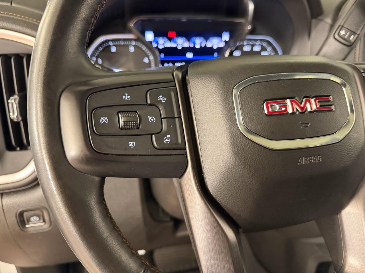 GMC Sierra 2500HD AT4 Crew Cab 4WD 2023