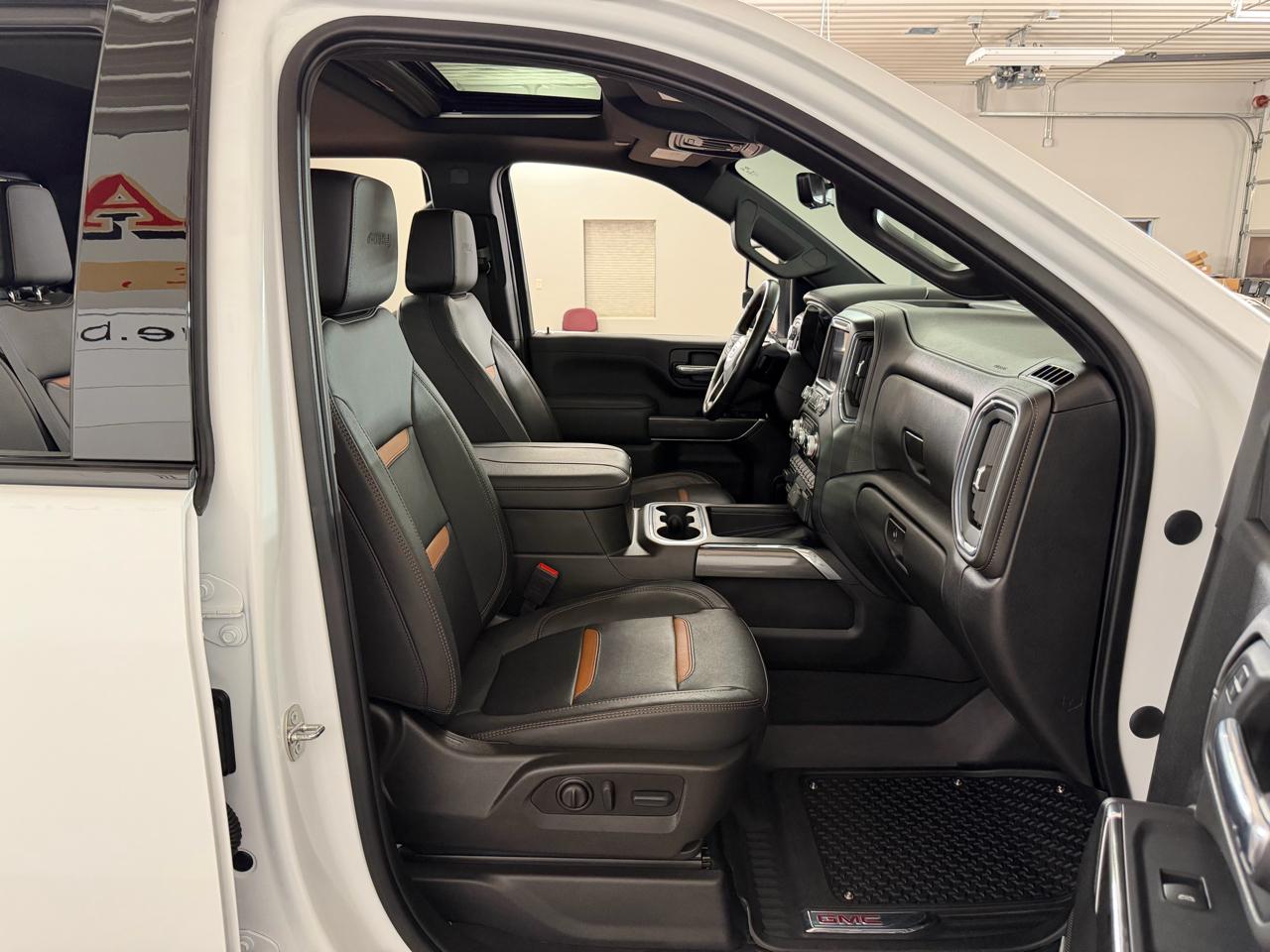 GMC Sierra 2500HD AT4 Crew Cab 4WD 2023