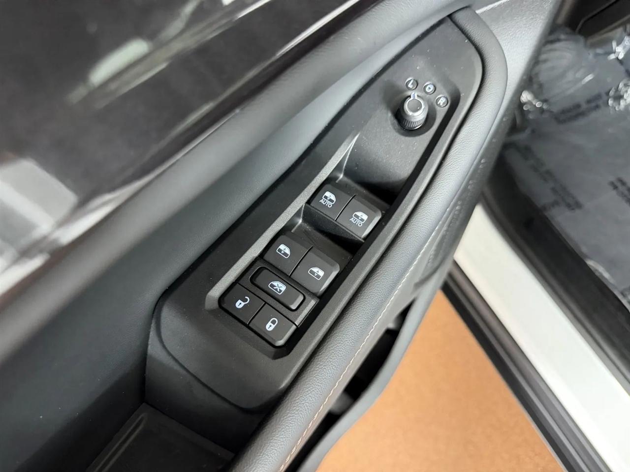 Jeep Grand Cherokee Laredo 4WD 2023