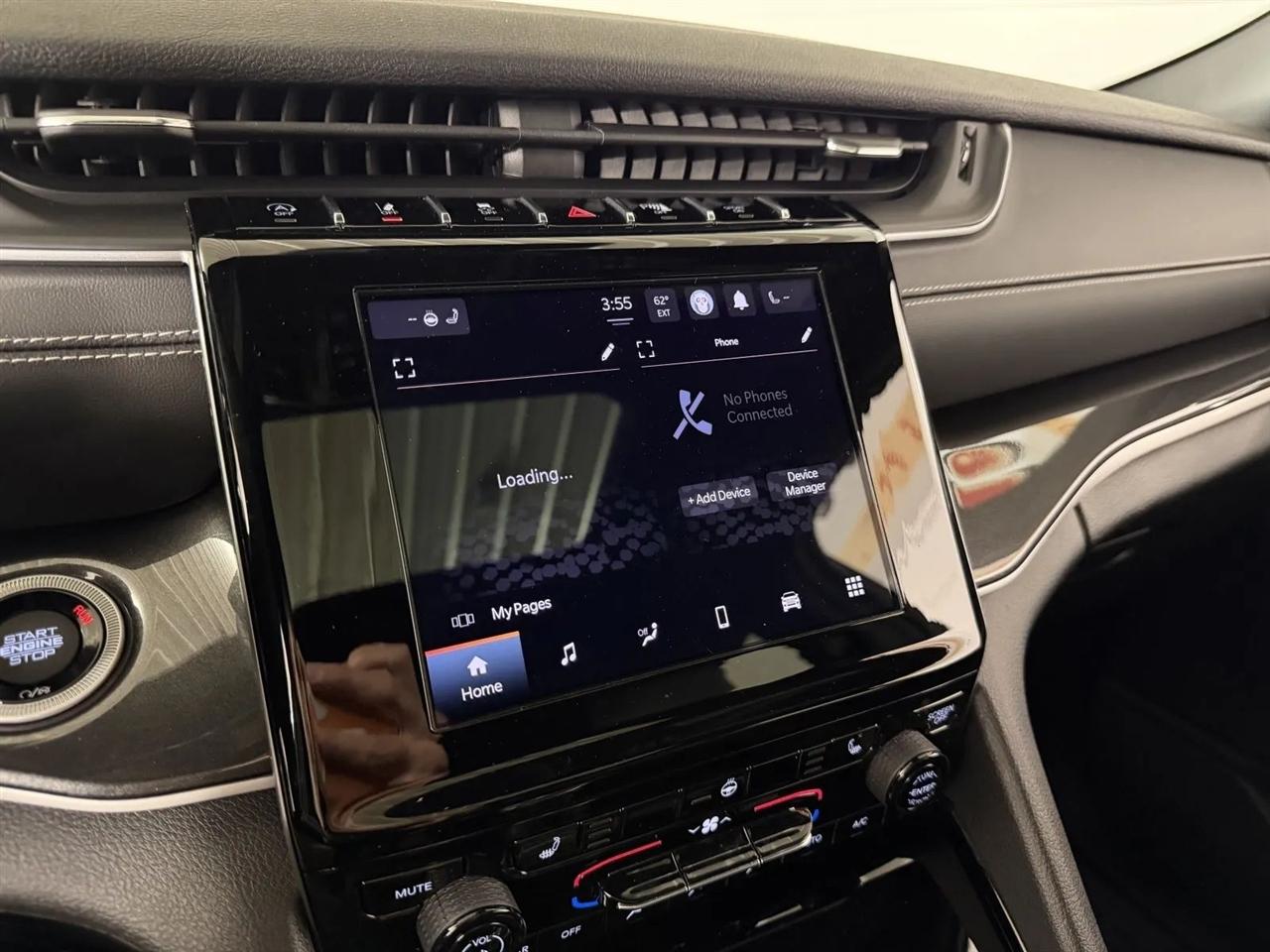 Jeep Grand Cherokee Laredo 4WD 2023
