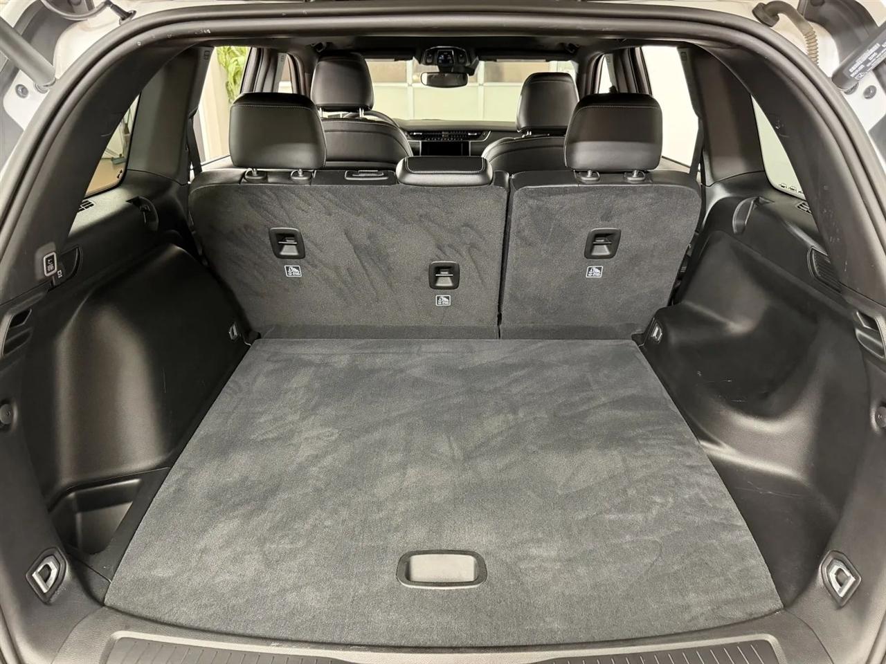 Jeep Grand Cherokee Laredo 4WD 2023