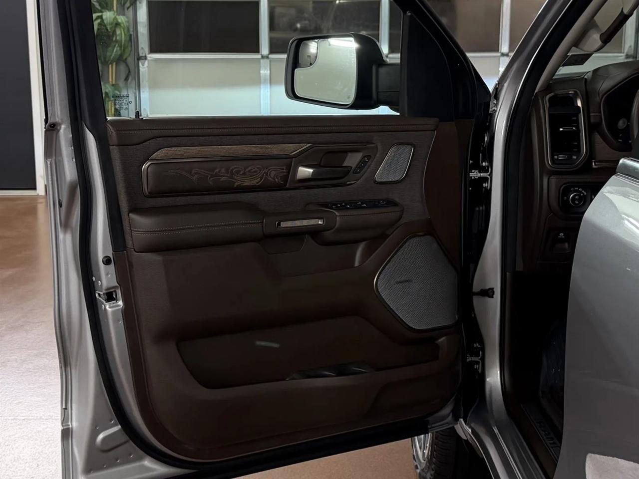 RAM 1500 Limited Crew Cab LWB 4WD 2025