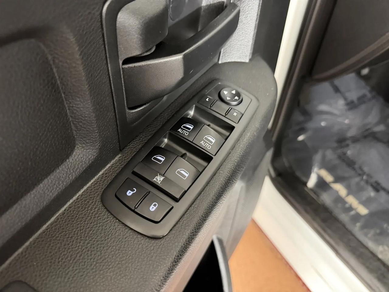RAM 3500 Tradesman Crew Cab 4WD 2018
