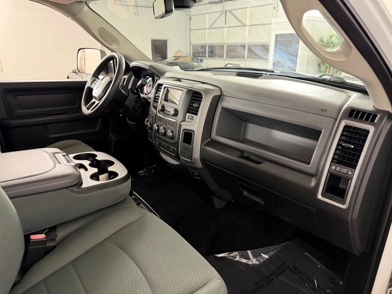 RAM 3500 Tradesman Crew Cab 4WD 2018