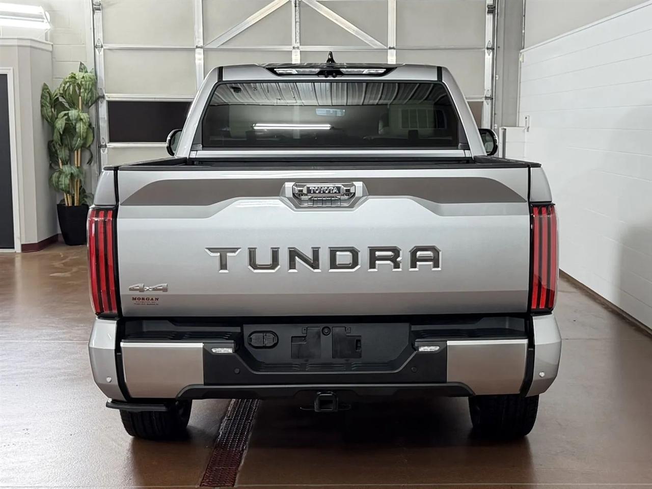 Toyota Tundra Capstone CrewMax 4WD Hybrid 2023