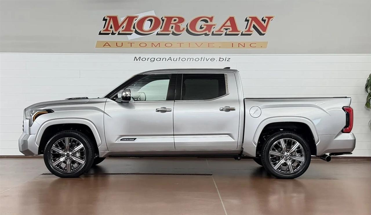 Toyota Tundra Capstone CrewMax 4WD Hybrid 2023