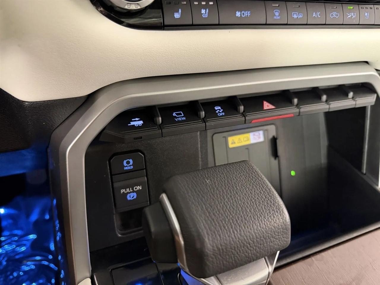 Toyota Tundra Capstone CrewMax 4WD Hybrid 2023
