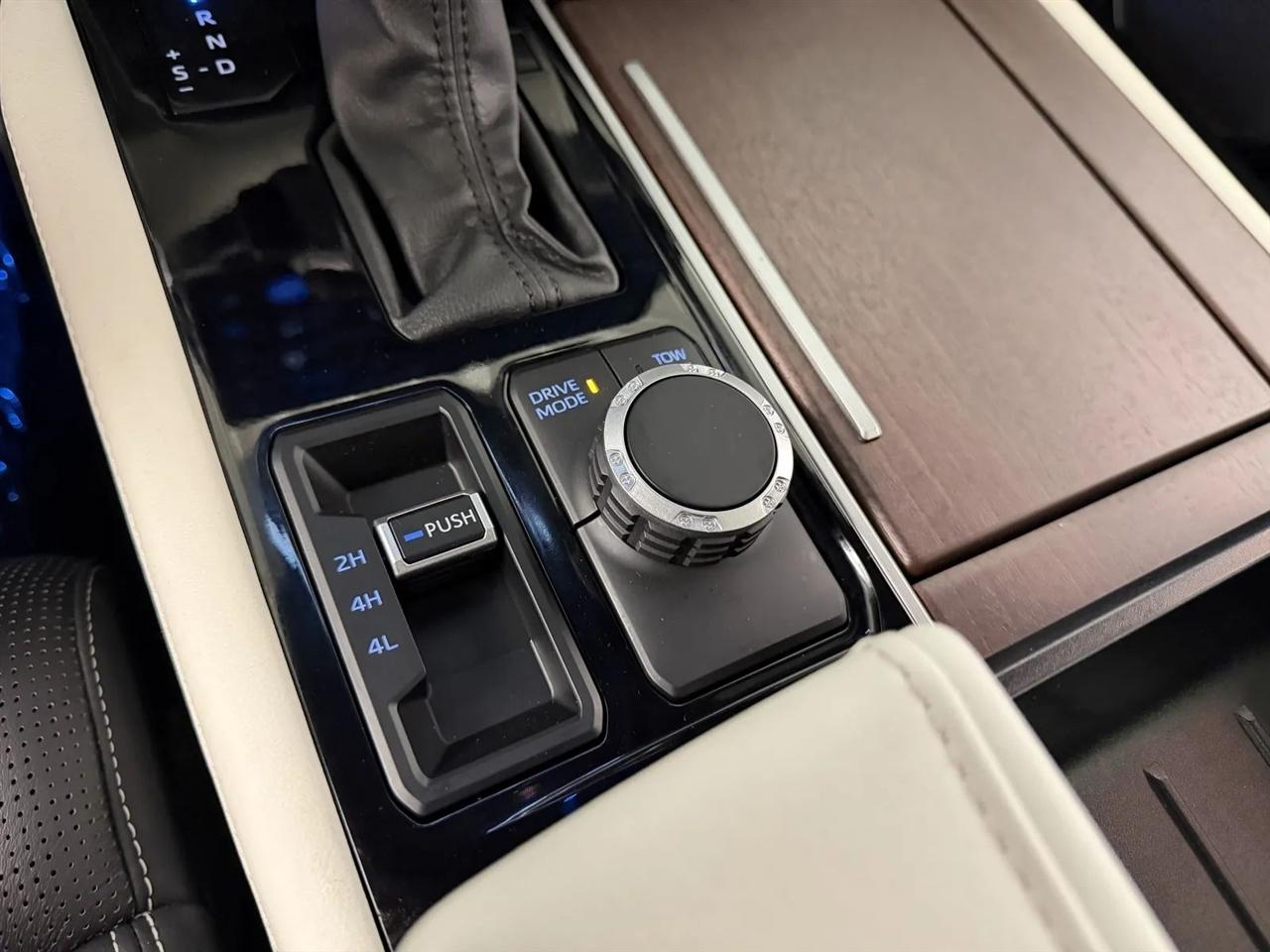 Toyota Tundra Capstone CrewMax 4WD Hybrid 2023