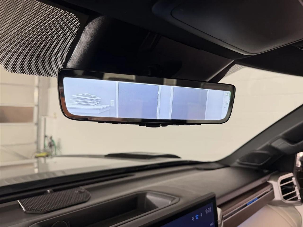 Toyota Tundra Capstone CrewMax 4WD Hybrid 2023