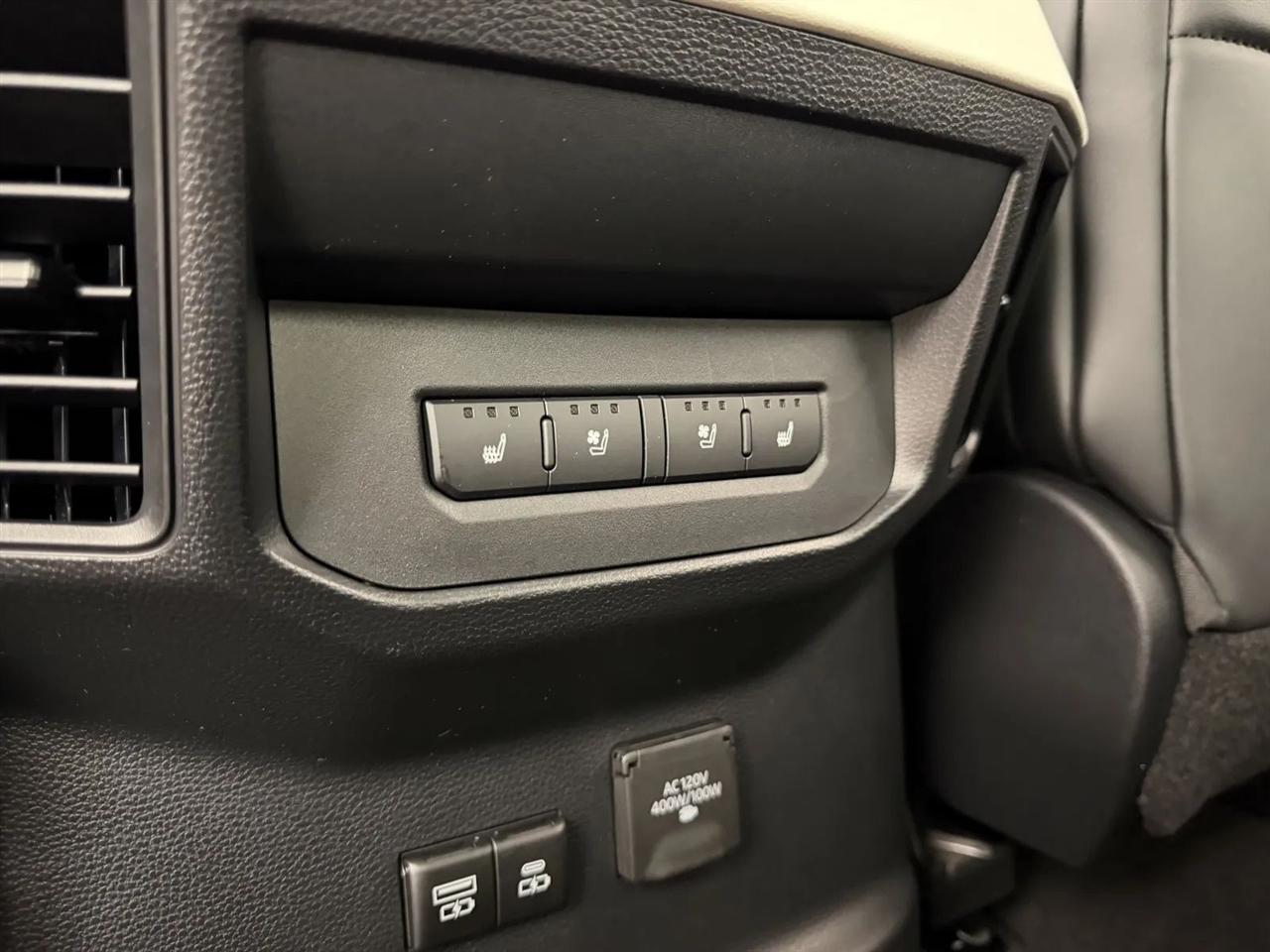Toyota Tundra Capstone CrewMax 4WD Hybrid 2023