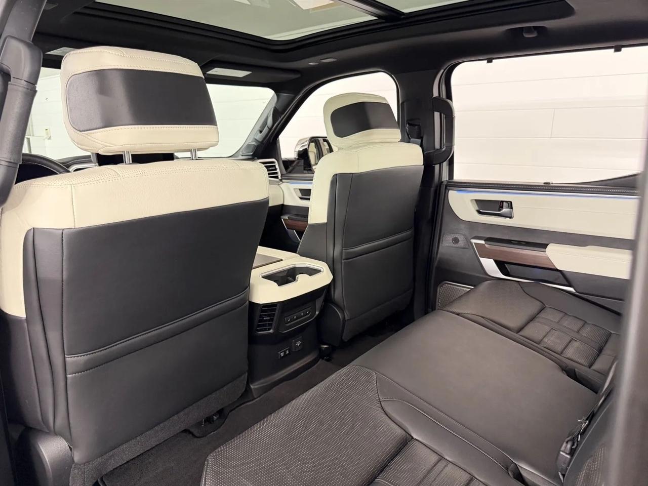 Toyota Tundra Capstone CrewMax 4WD Hybrid 2023